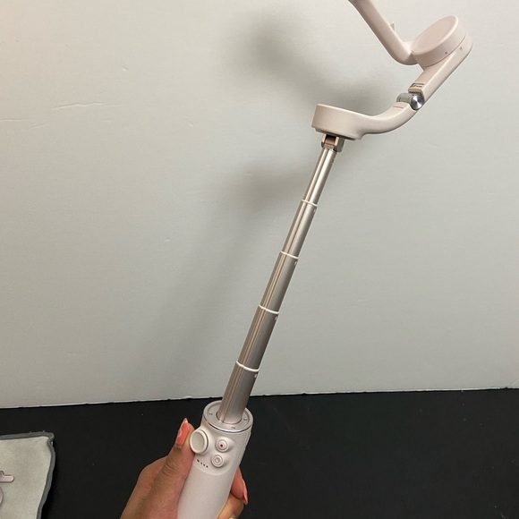 DJI OM 5 - Original Box Included + Built-In Selfie Stick - Picture 8 of 8